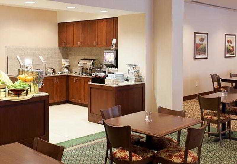 Residence Inn Houston West Energy Corridor Restoran gambar